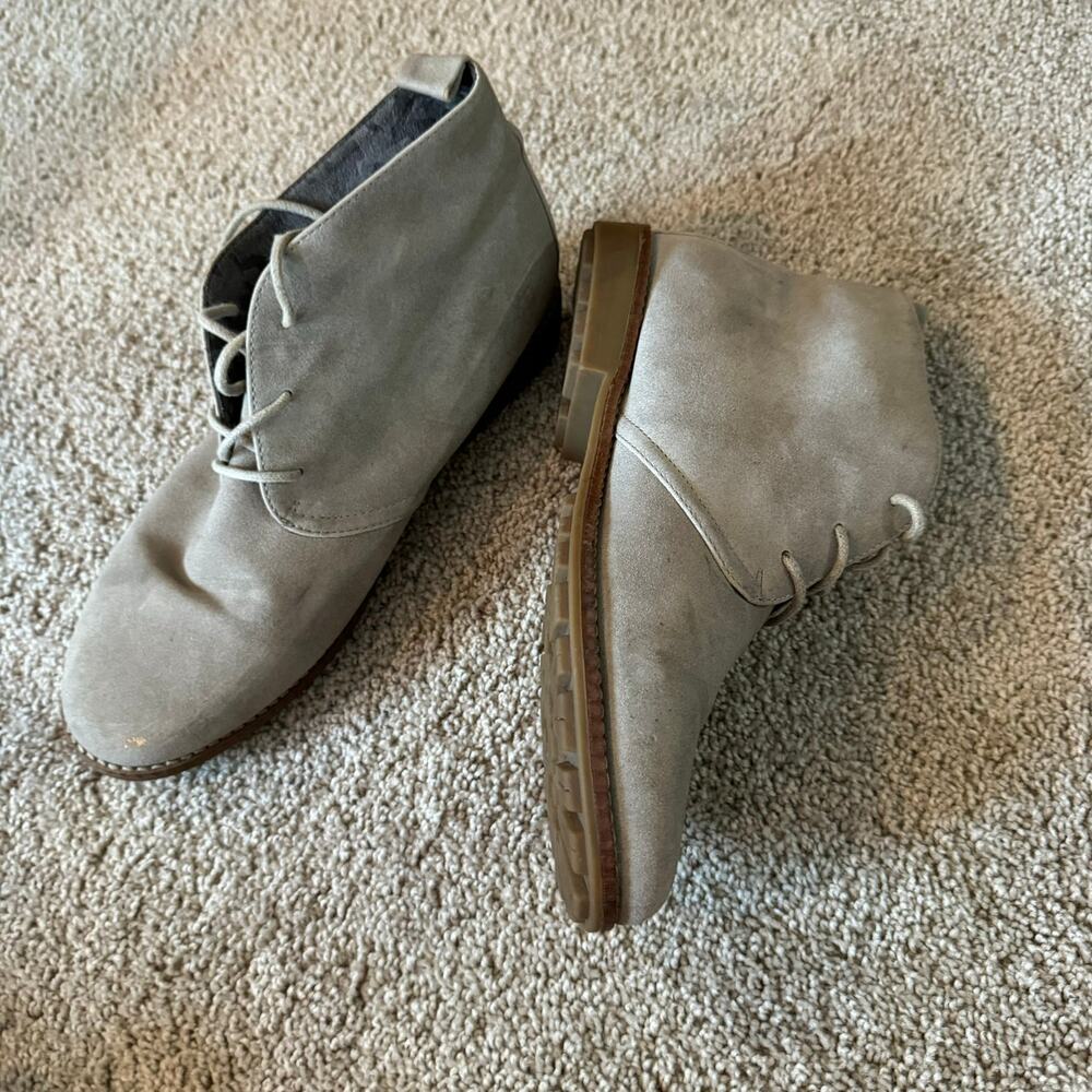 White Mountain Light Gray Faux Suede Ankle Booties Lace Up Size 8.5 Chukka